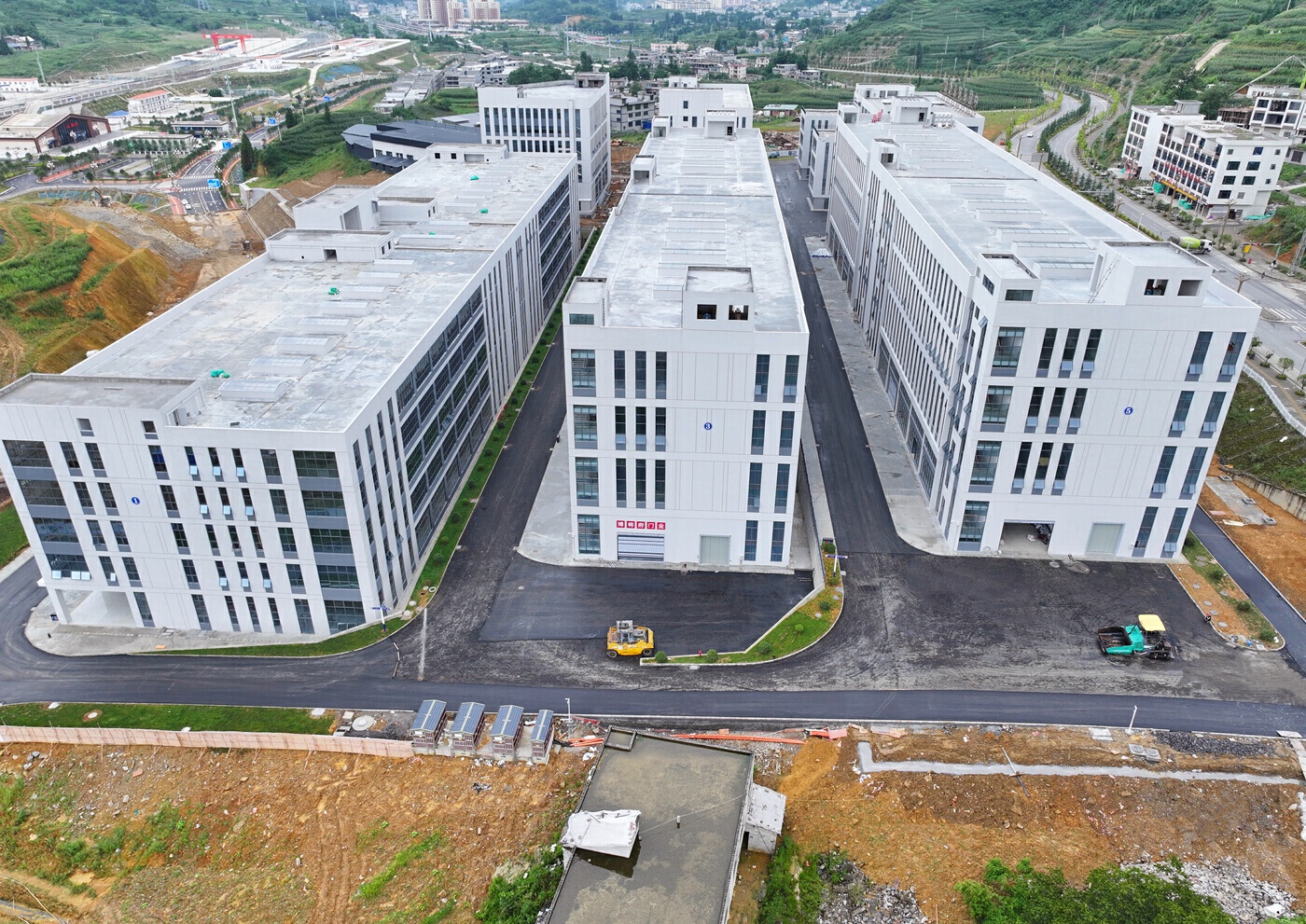 鎮(zhèn)雄縣以勒易遷后扶紡織服裝產(chǎn)業(yè)園項(xiàng)目 鎮(zhèn)雄縣以勒易遷后扶紡織服裝產(chǎn)業(yè)園項(xiàng)目